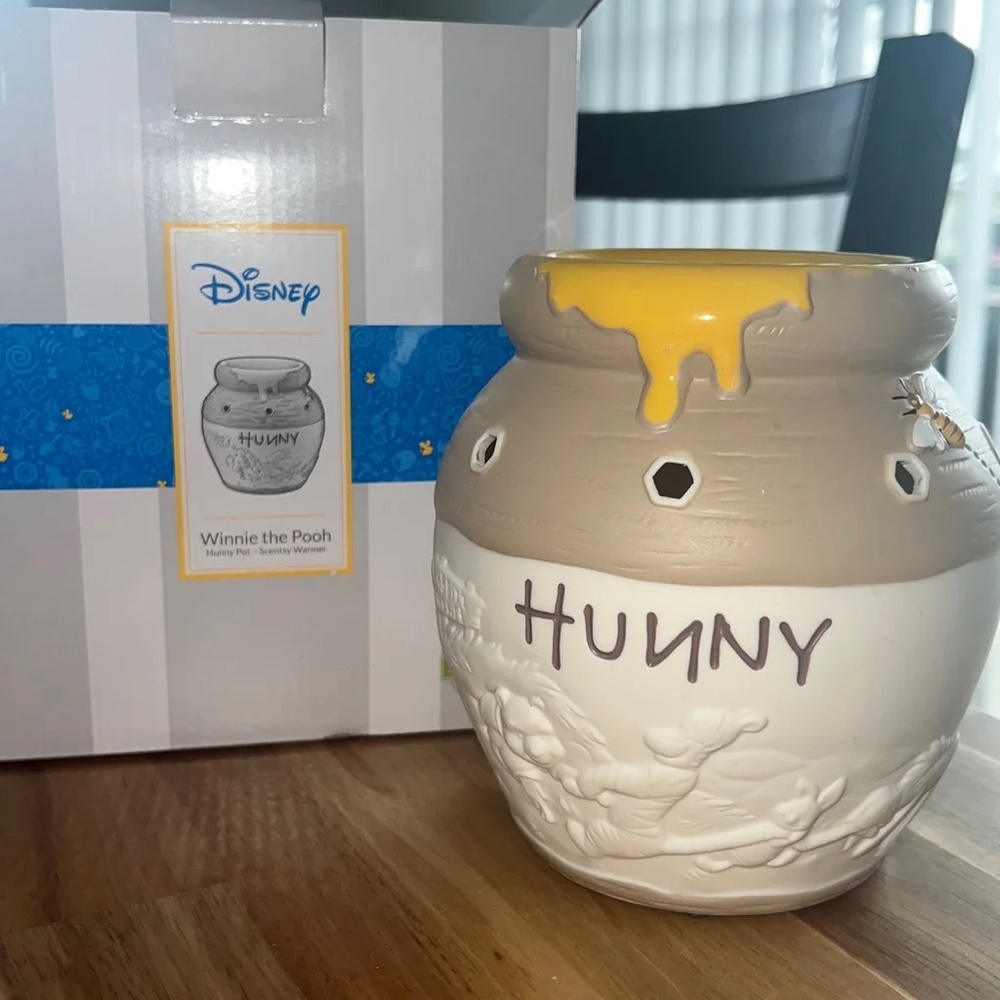 Scentsy Winnie the Pooh Hunny Pot Warmer